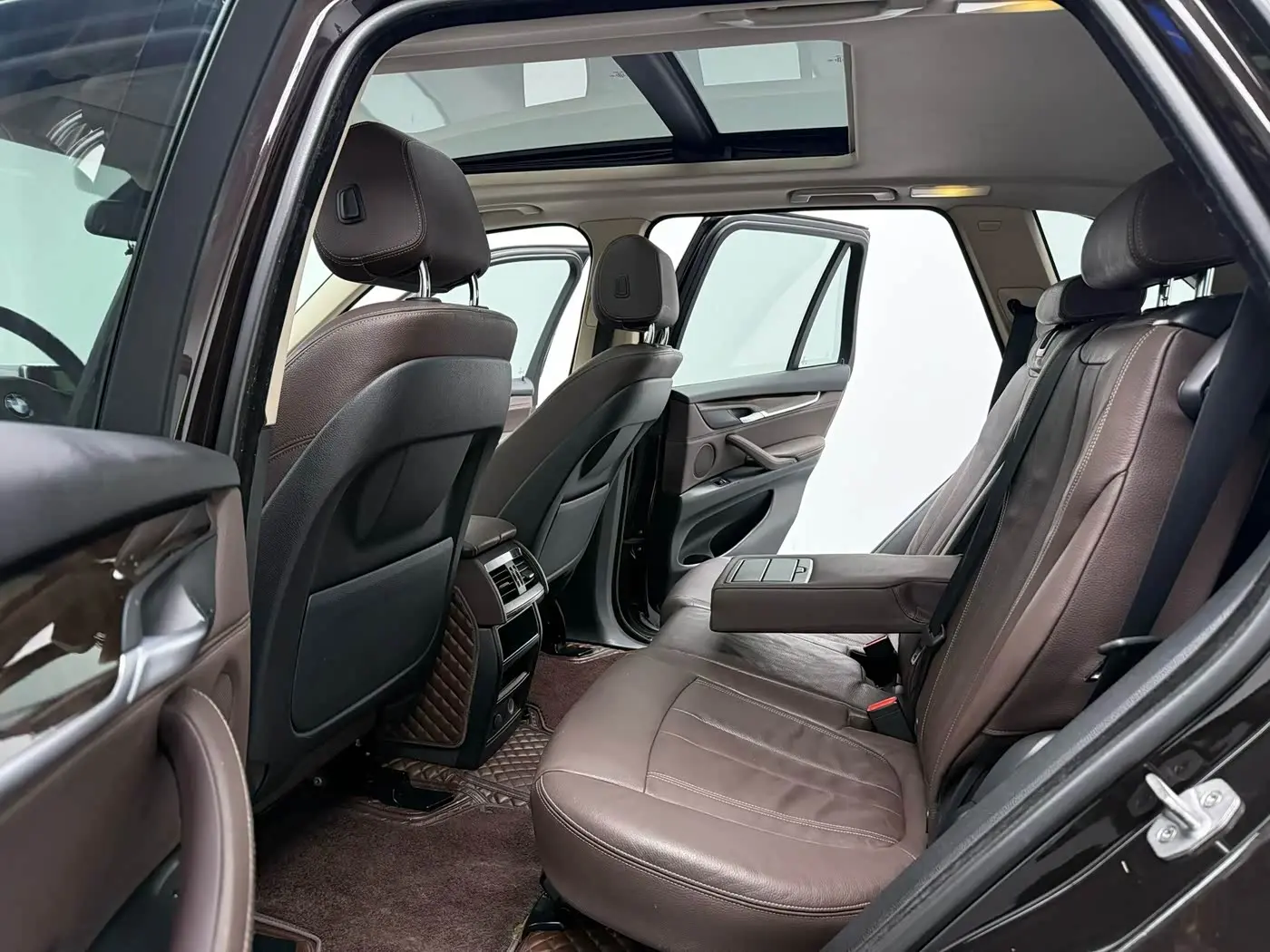 BMW X5 2015 — Фото 2/9