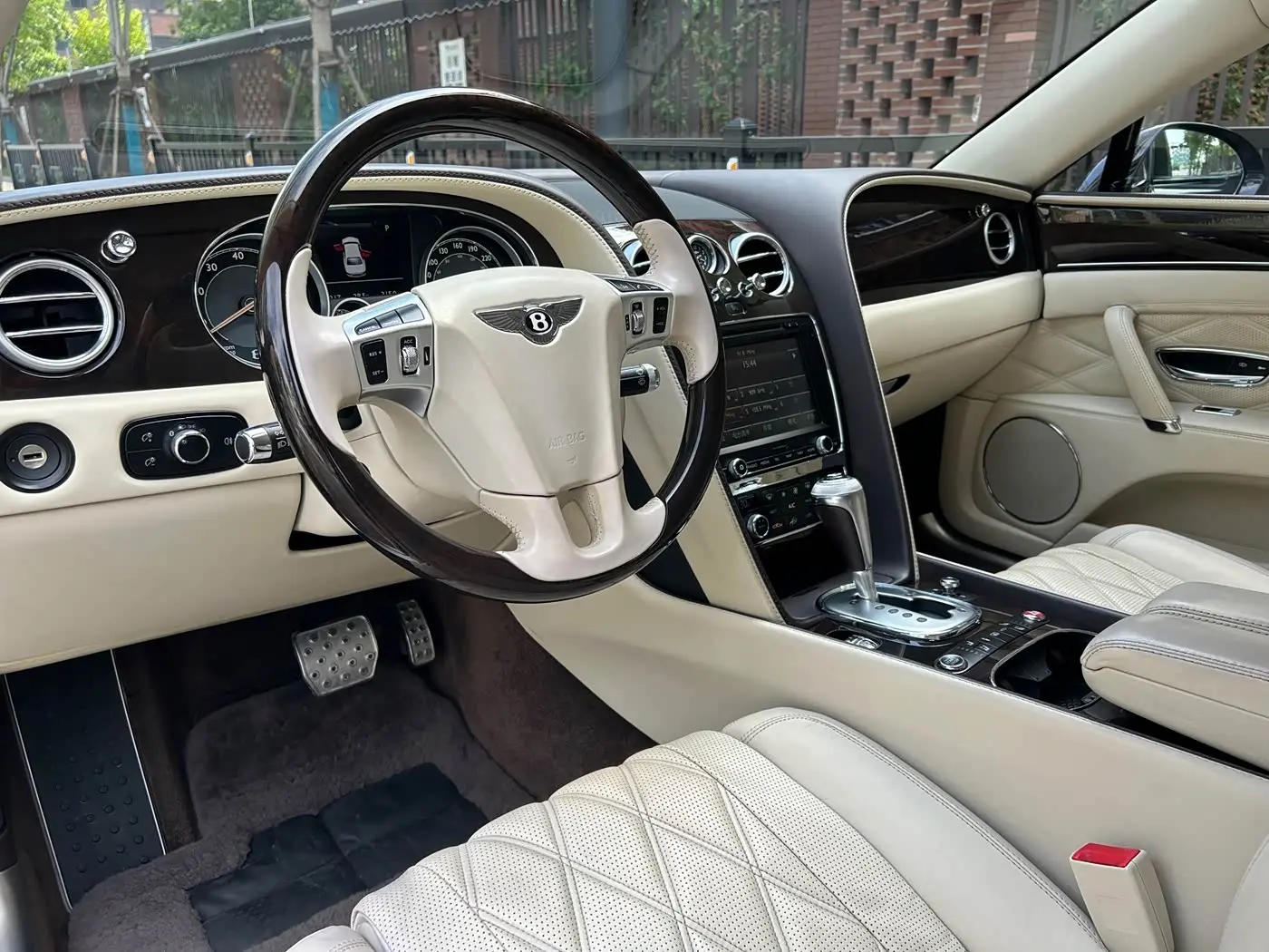 Bentley Flying Spur 2015 — Фото 7/11