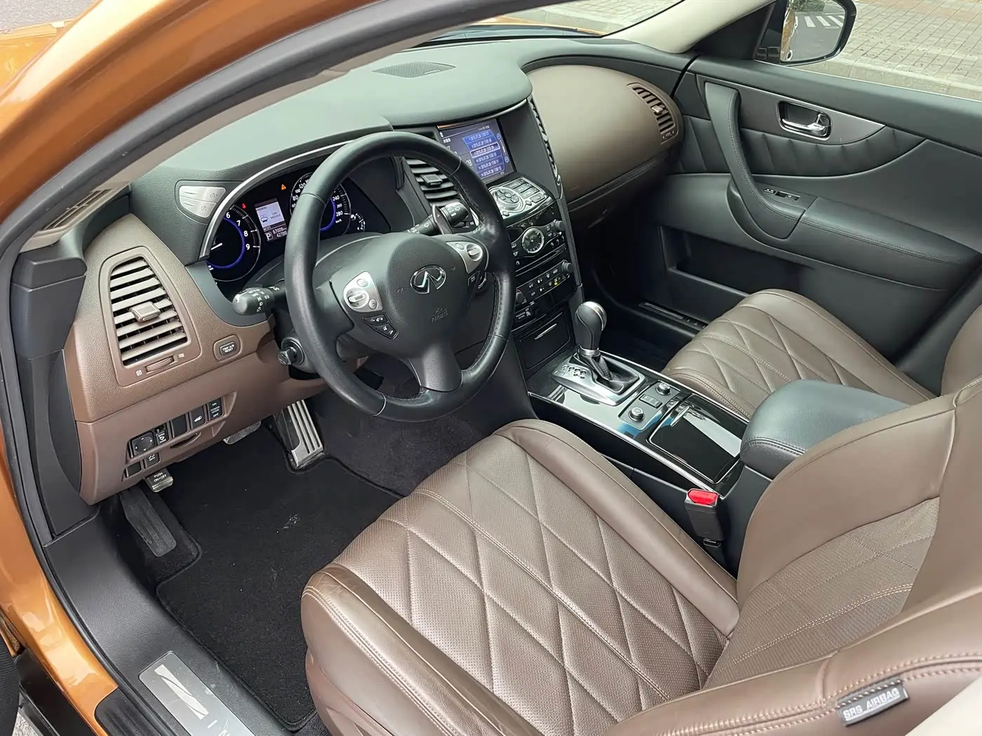 Infiniti QX70 2015 — Фото 6/17