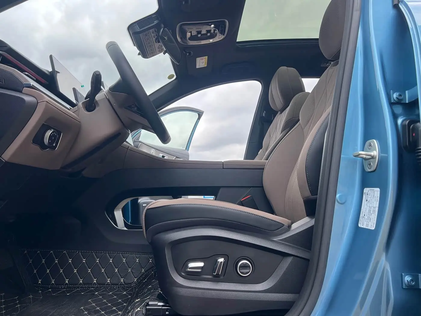 Chery Tiggo 8 PLUS C-DM 2024 — Photo 4/9