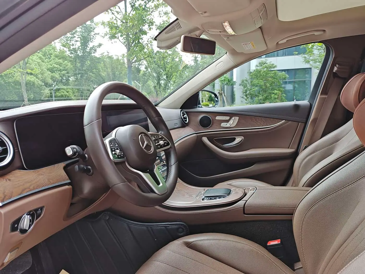 Mercedes-Benz E-Class 2019 — Фото 11/19