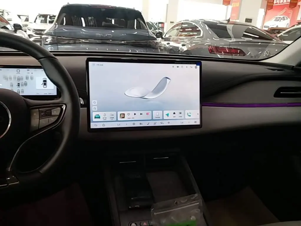 BYD Seal 06 DM-i Touring 2025 — Фото 13/20