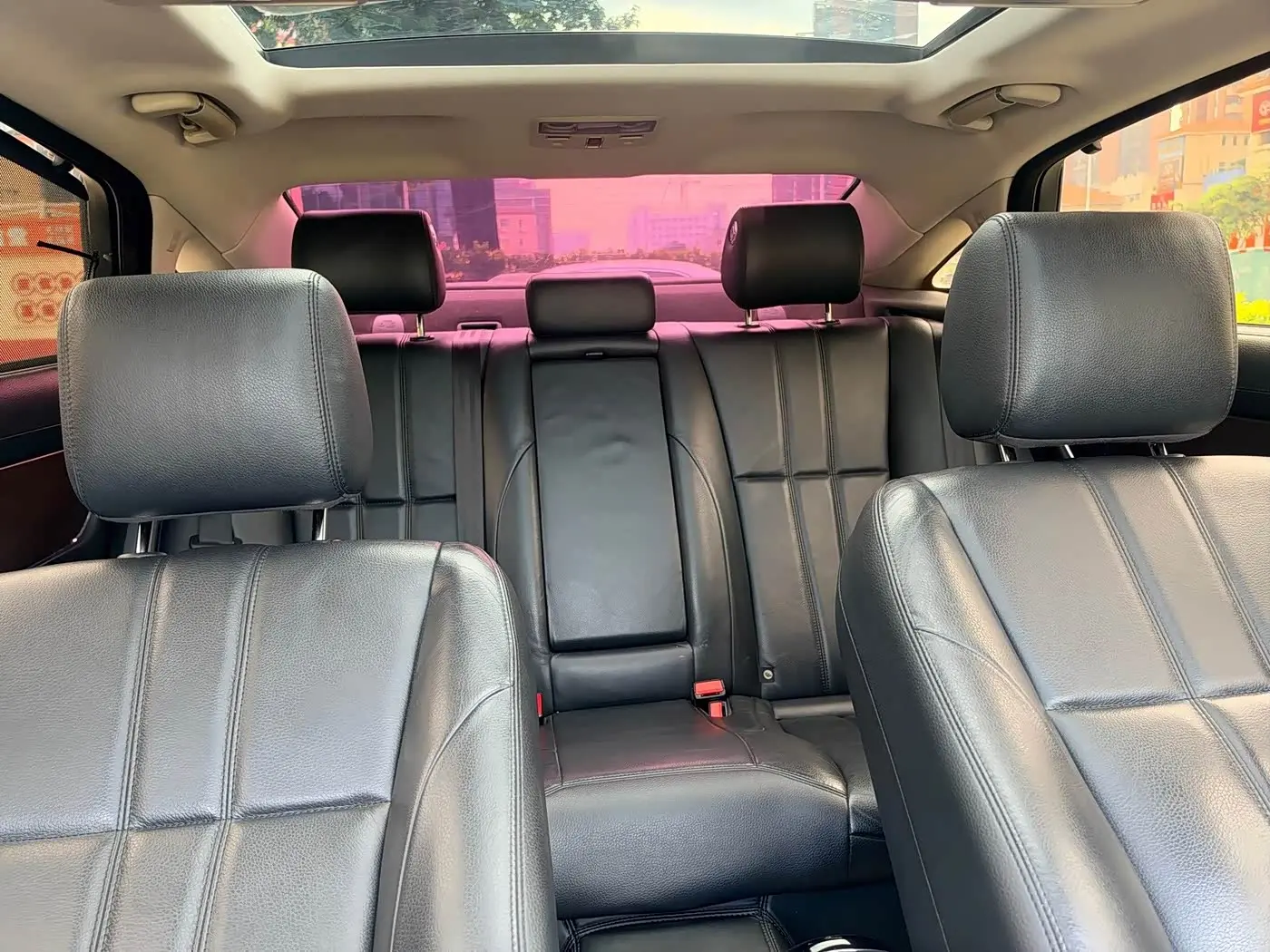 Jaguar XJ 2018 — Photo 14/19