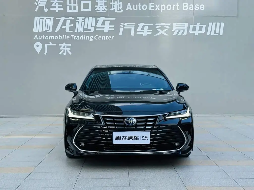 Toyota Avalon 2023 — Фото 2/20
