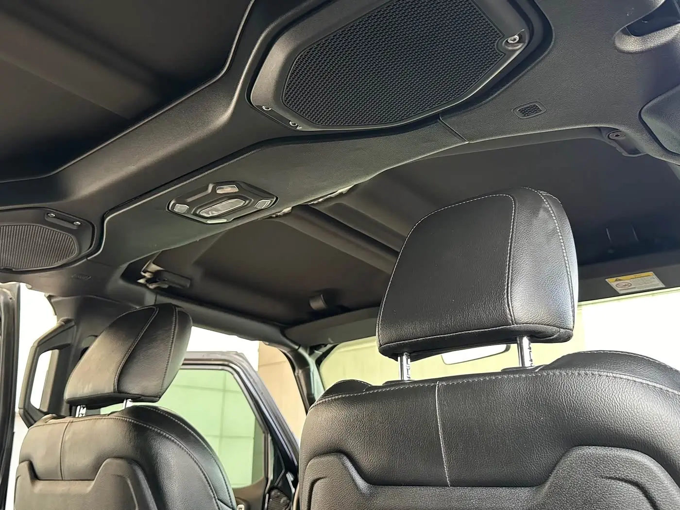 Jeep Wrangler 2021 — Фото 17/20
