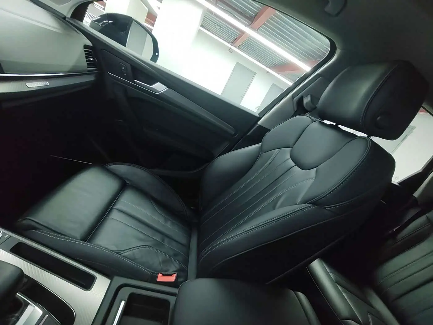 Audi Q5L 2023 — Photo 9/17