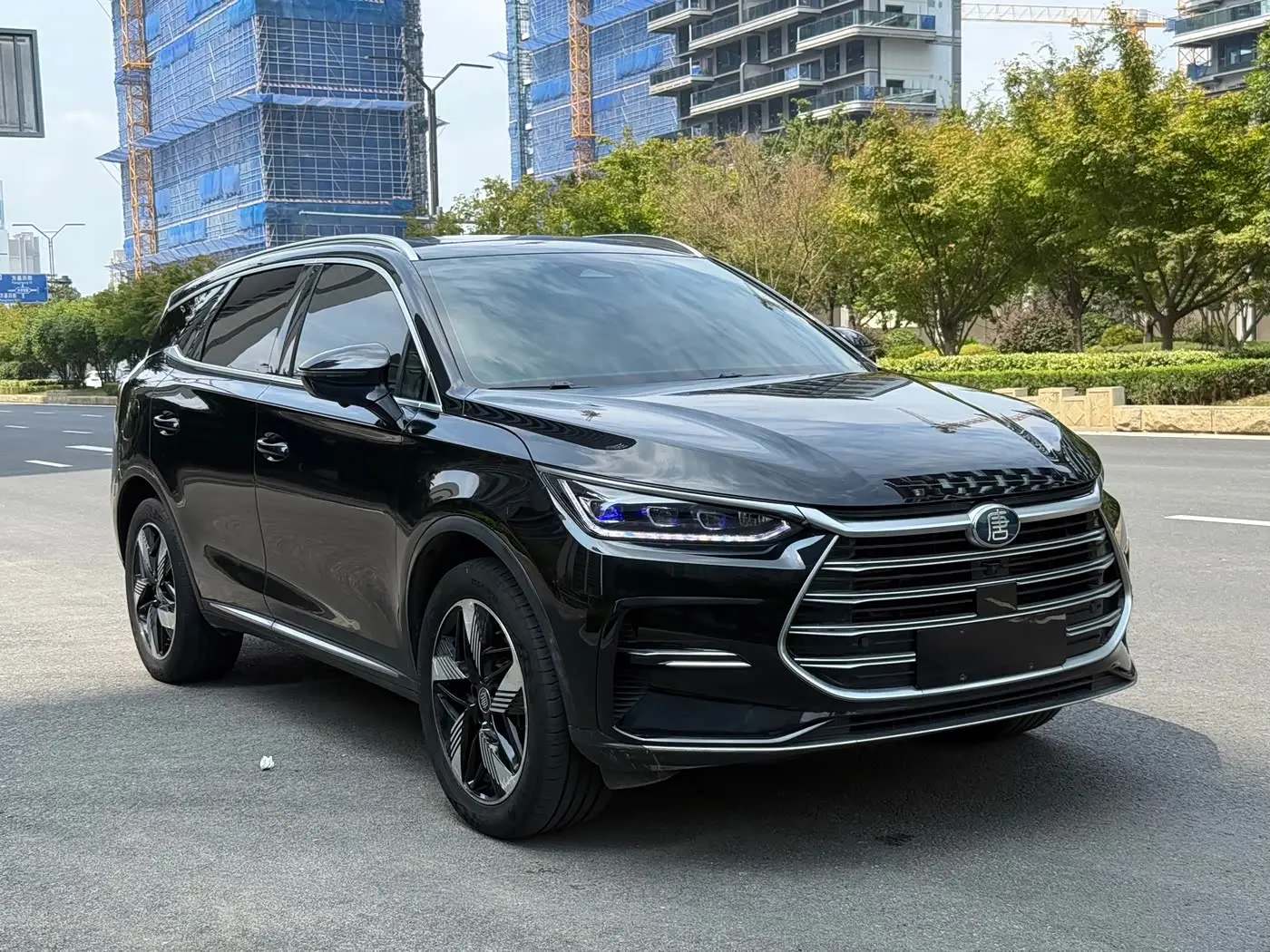 BYD Tang New Energy 2023 — Фото 3/15