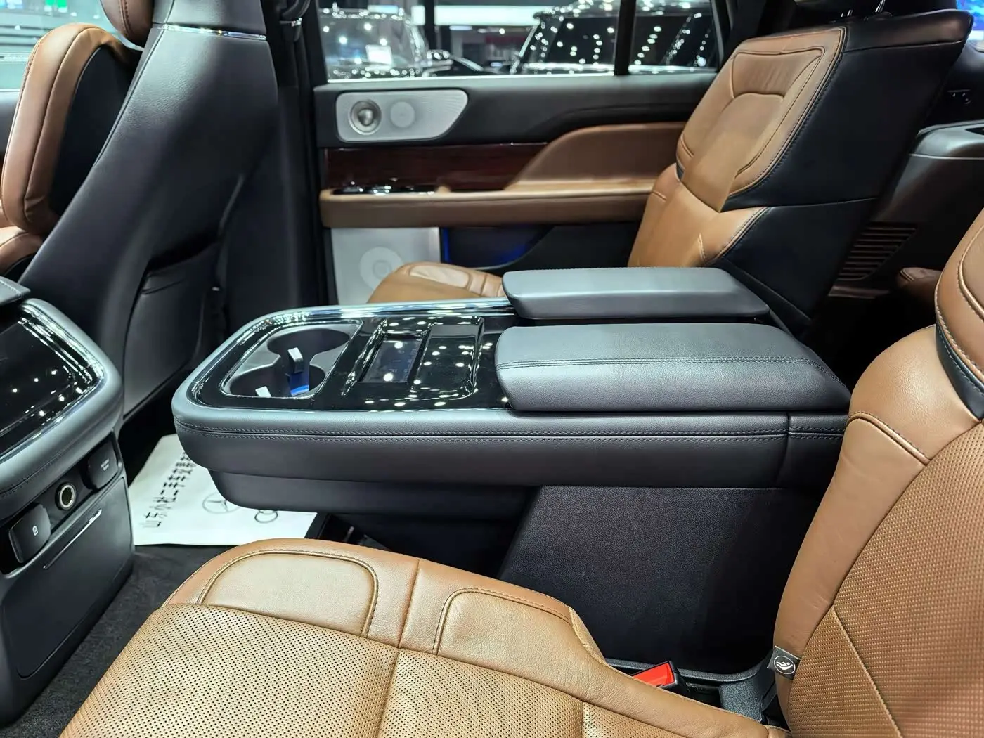 Lincoln Navigator 2023 — Photo 17/20