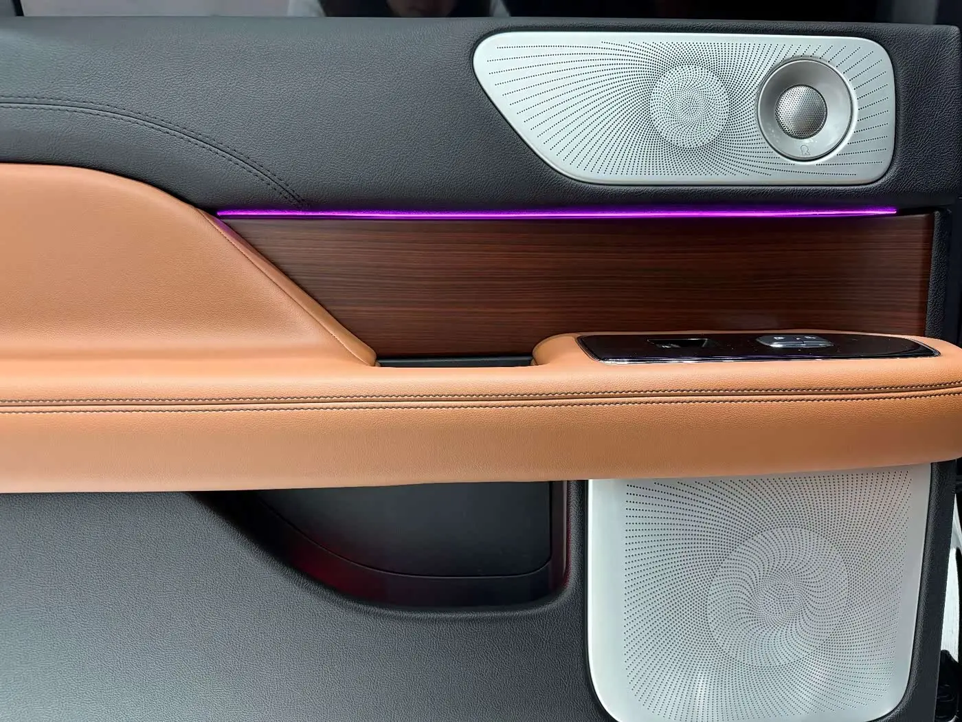 Lincoln Navigator 2022 — Photo 15/20