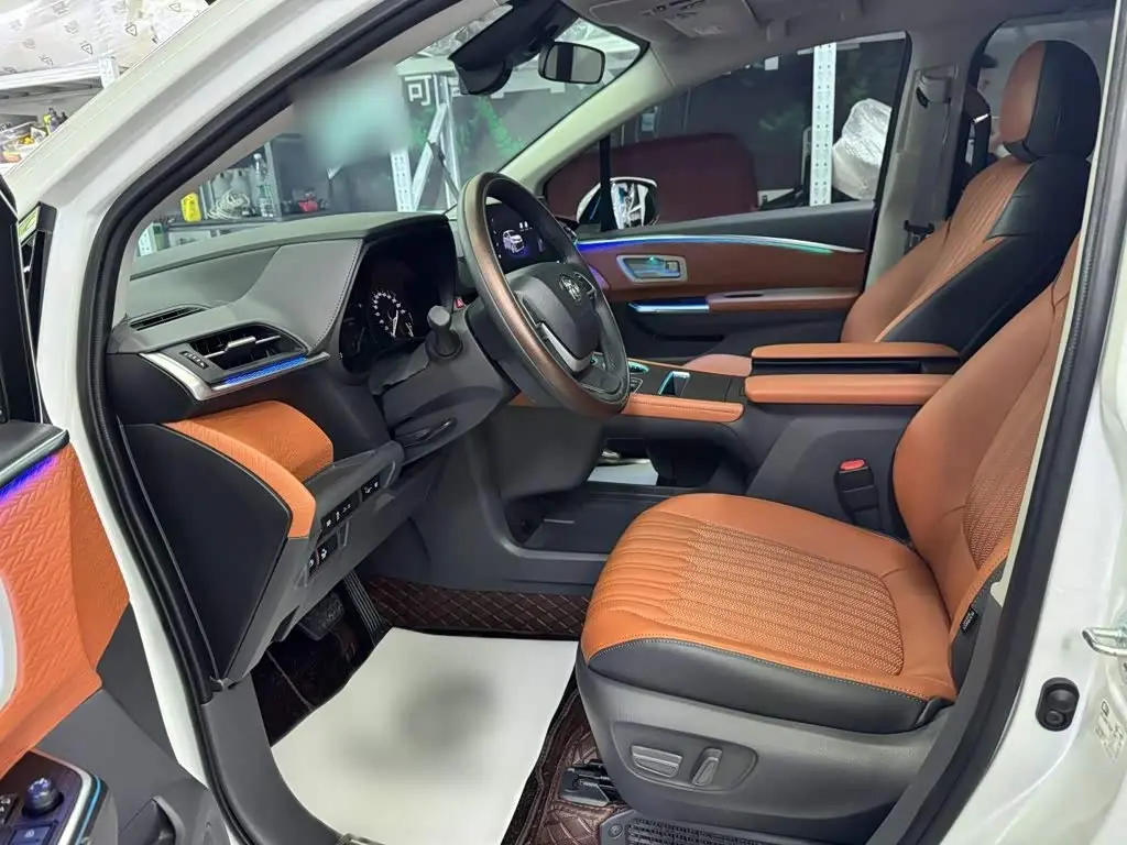 Toyota Sienna 2025 — Photo 13/20