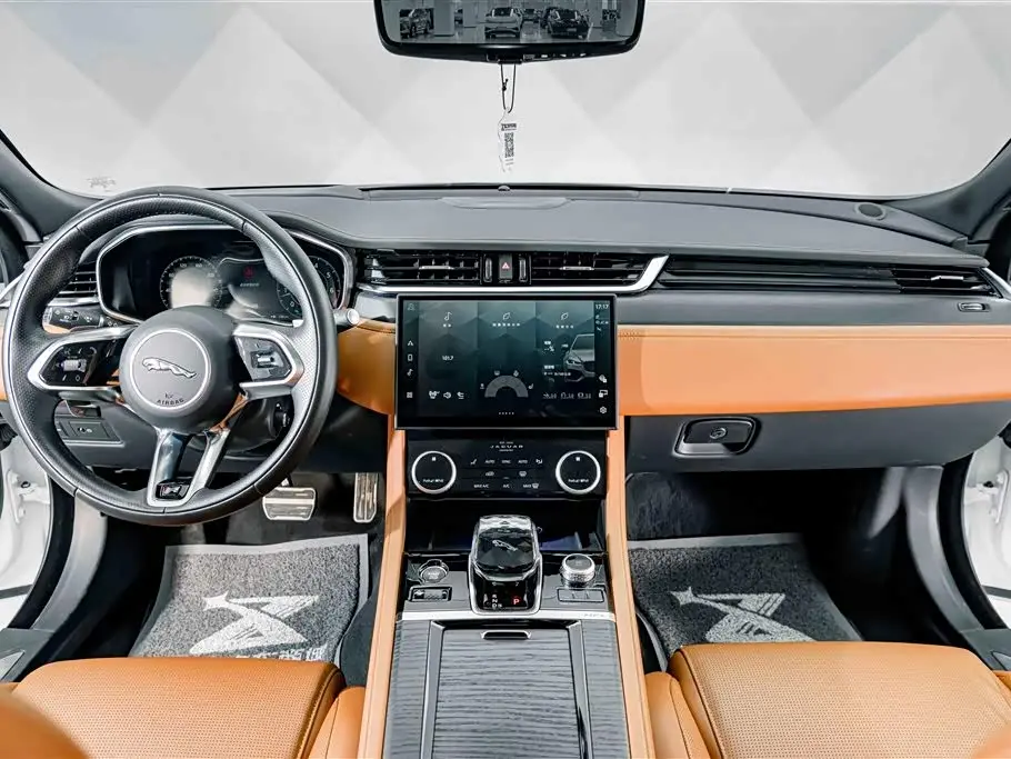 Jaguar XFL 2024 — Фото 12/20