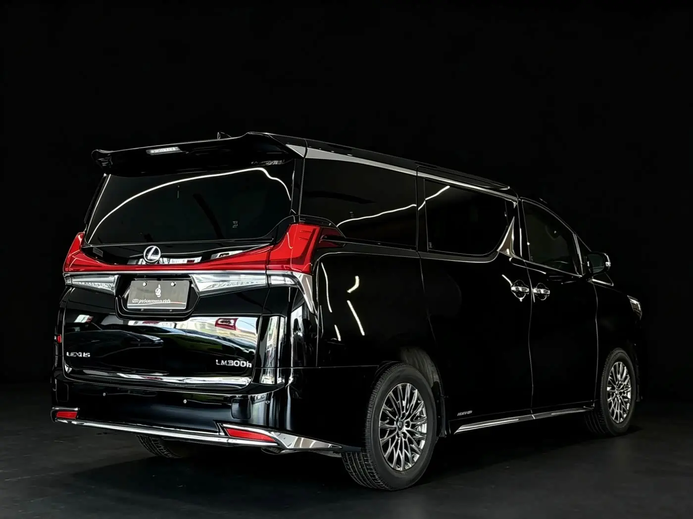 Lexus LM 2022 — Photo 9/9