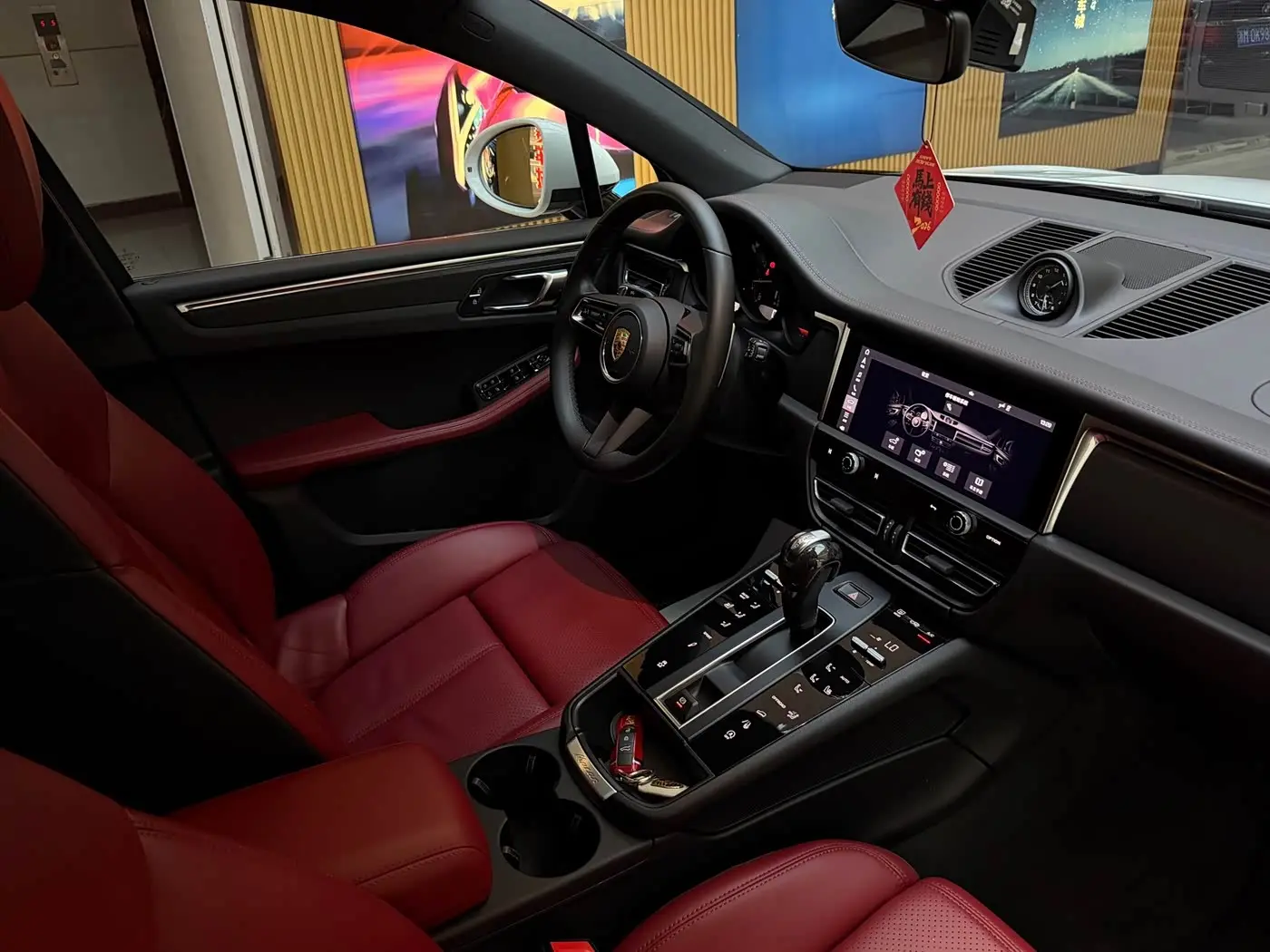 Porsche Macan 2023 — Photo 13/17