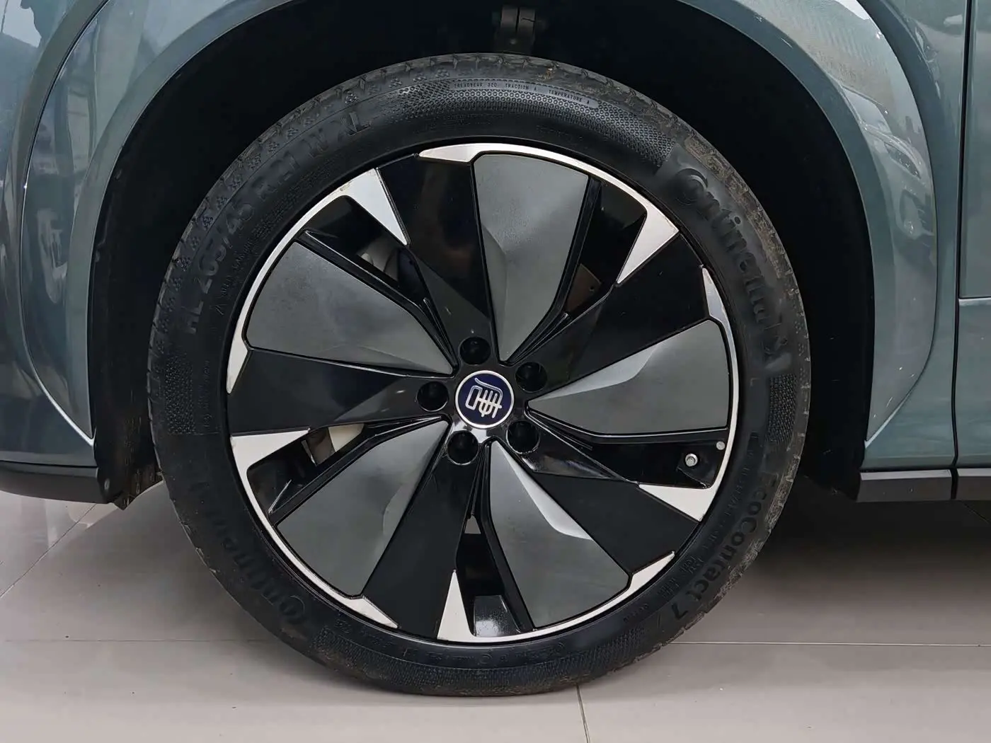 BYD Tang L 2025 — Фото 15/15
