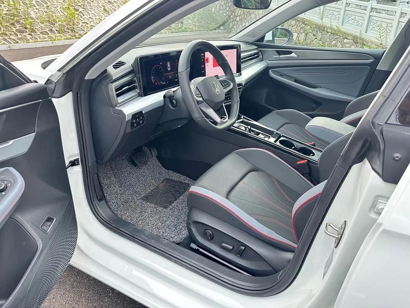 Volkswagen Lamando 2024 — Photo 12/15