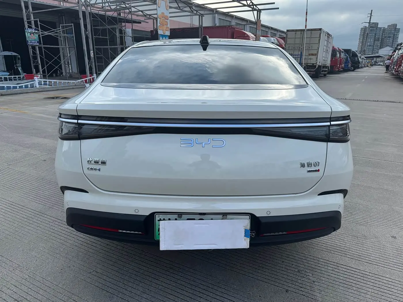 BYD Seal 07 DM-i 2025 — Фото 5/20