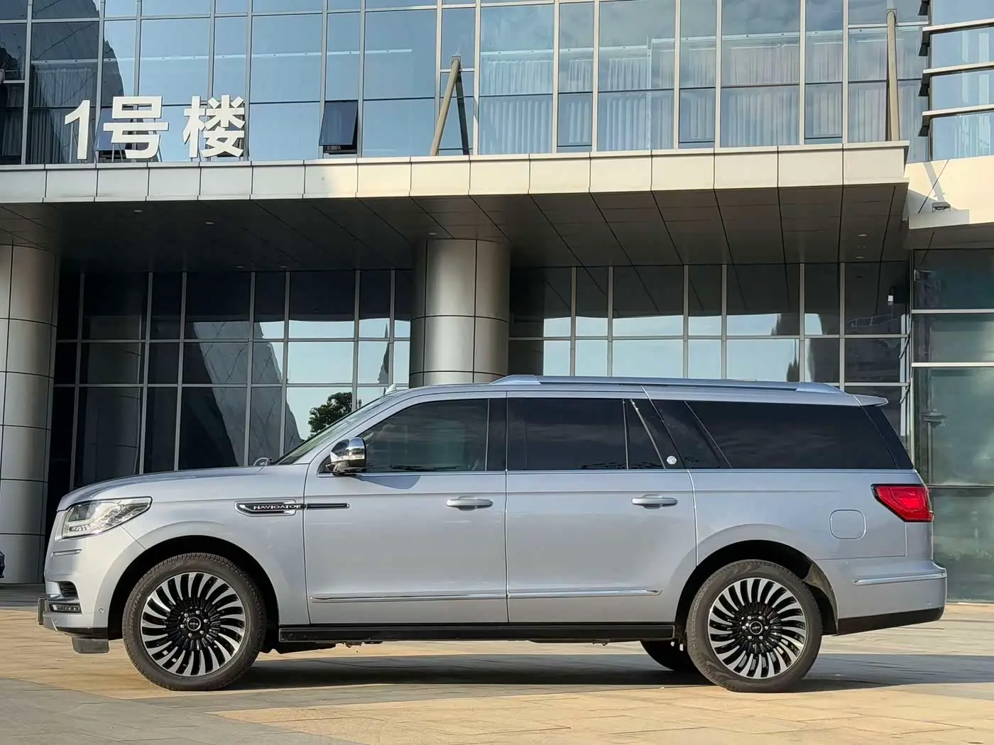 Lincoln Navigator 2022 — Фото 17/17