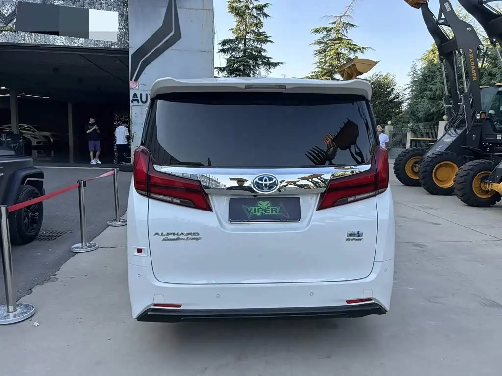 Toyota Alphard 2021 — Photo 6/15