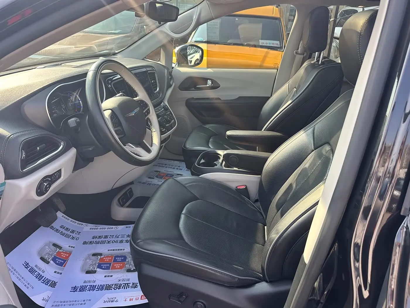 Chrysler Grand Caravan PHEV 2020 — Photo 10/20