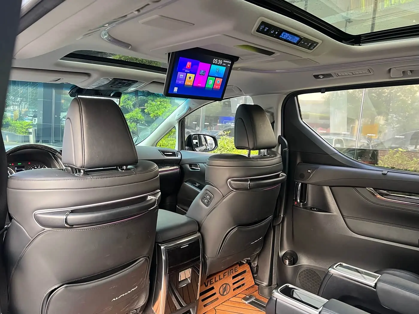 Toyota Vellfire 2021 — Photo 6/9
