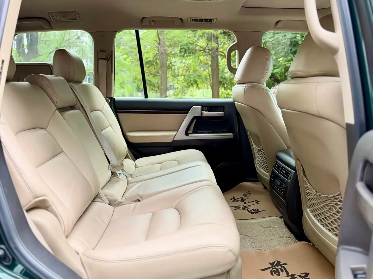 Toyota Land Cruiser 2010 — Şəkil 13/20
