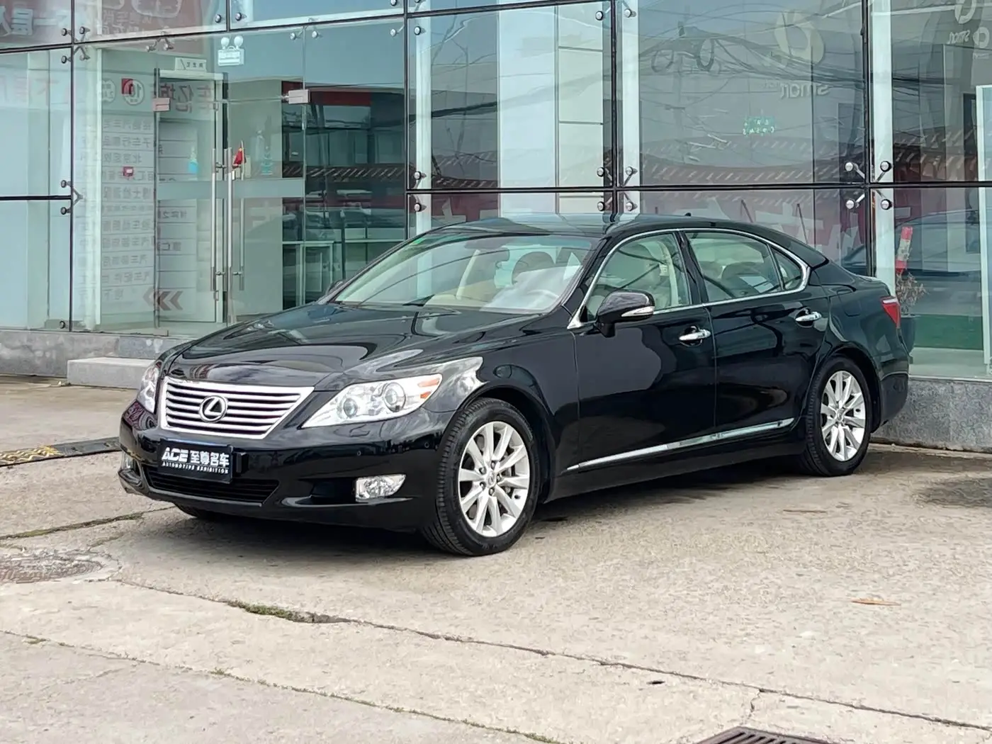 Lexus LS, 2010