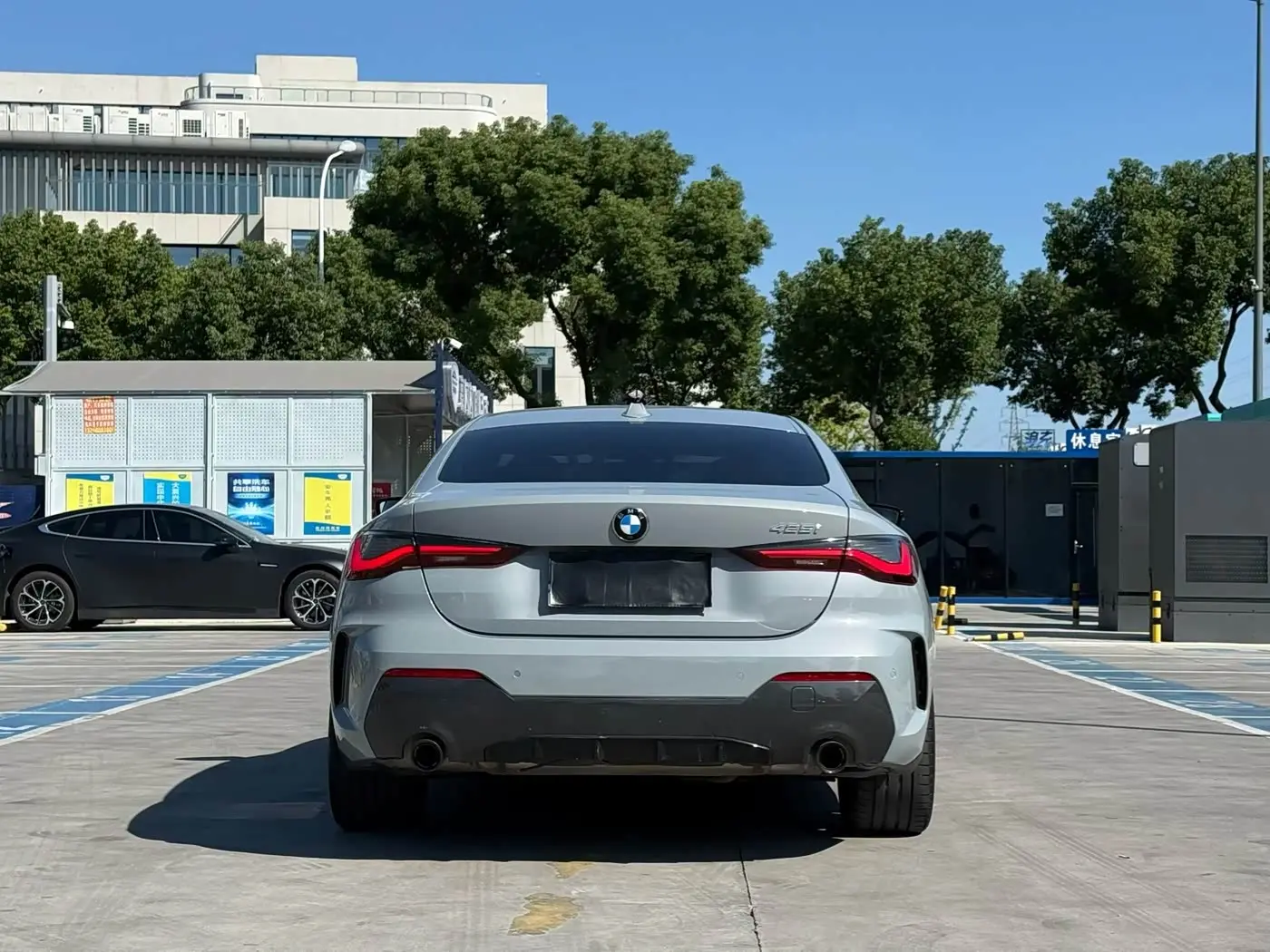 BMW 4 Series 2023 — Photo 8/9