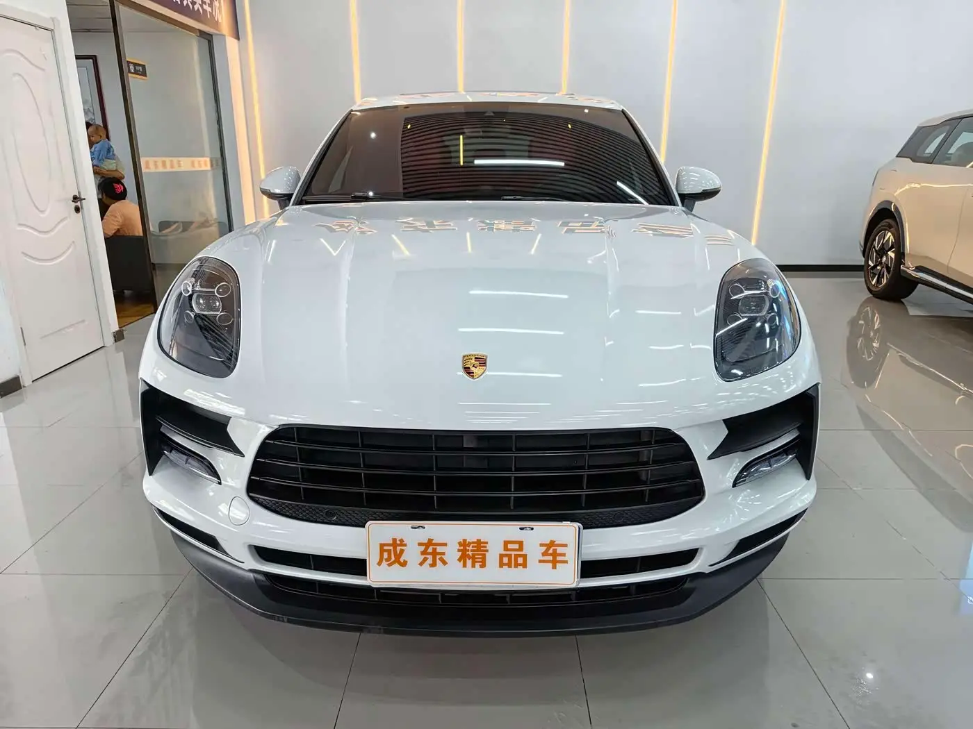 Porsche Macan 2021 — Фото 2/9