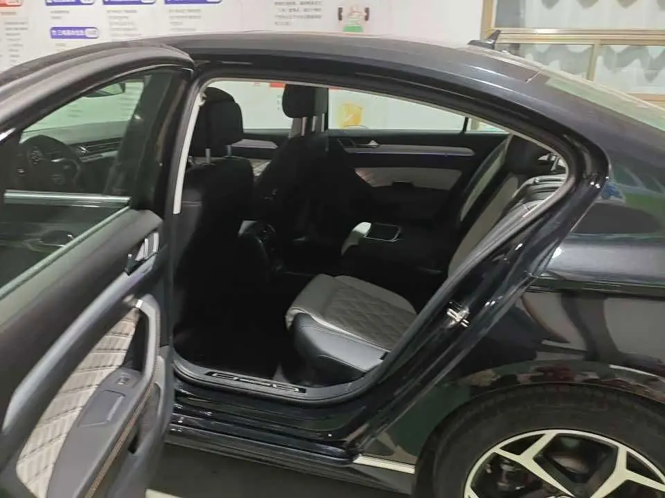 Volkswagen Magotan 2023 — Şəkil 3/5