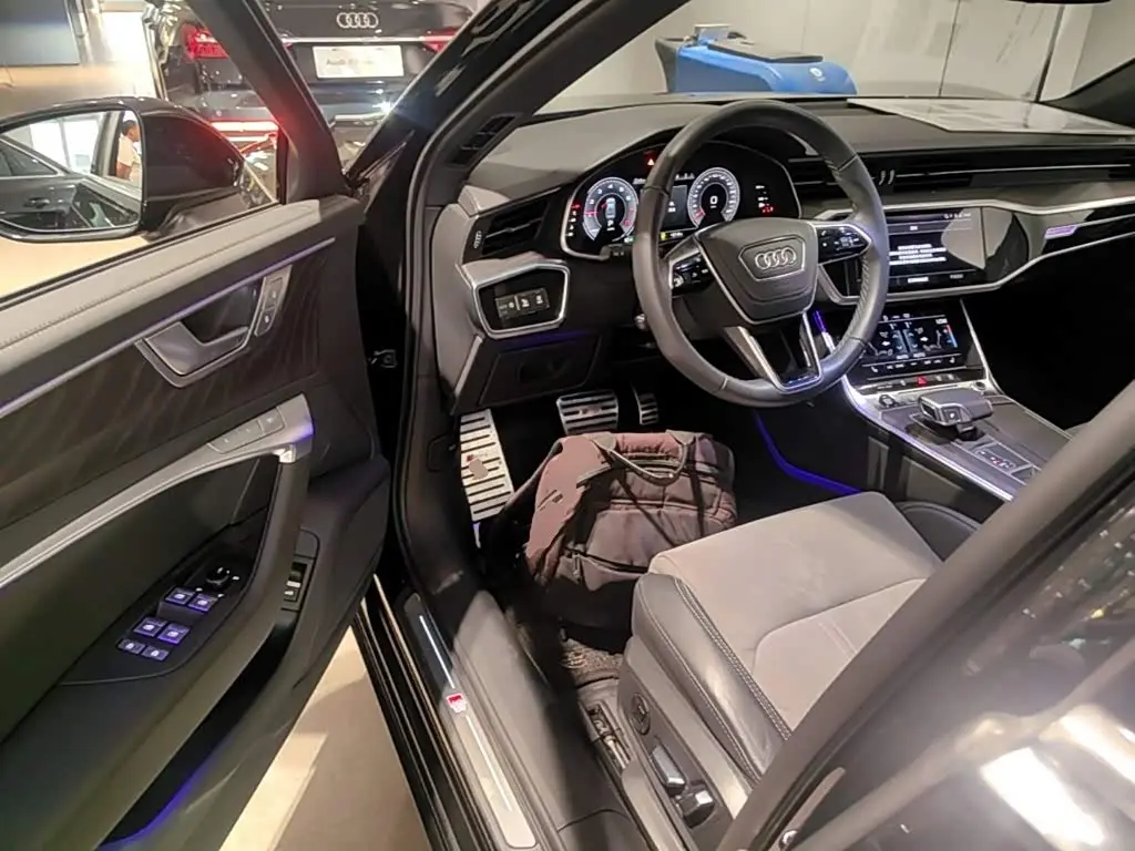 Audi A6L 2024 — Photo 12/20