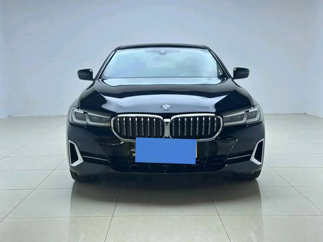 BMW 5 Series 2023 — ფოტო 3/16