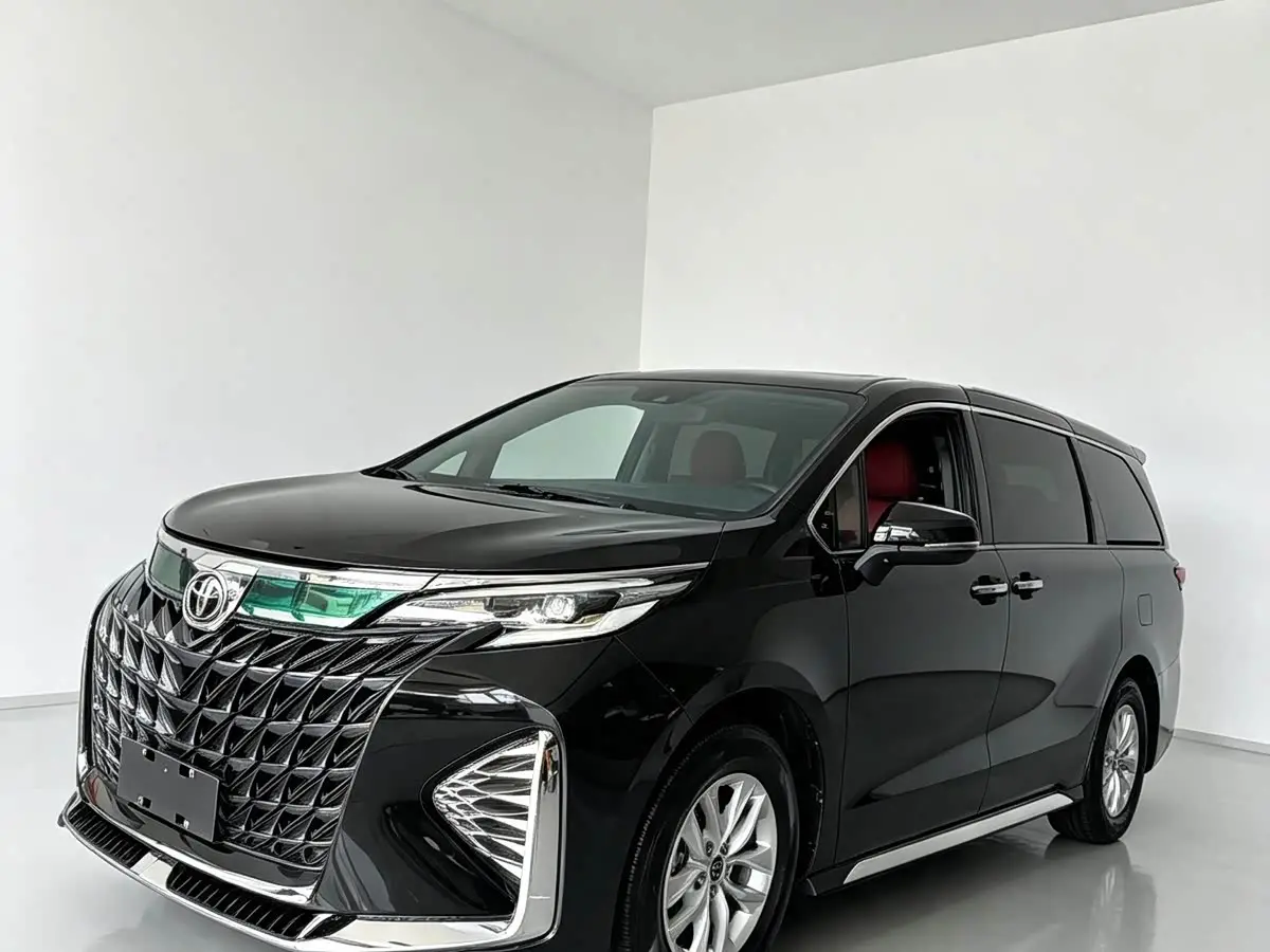 Toyota Granvia 2025 — Фото 1/10