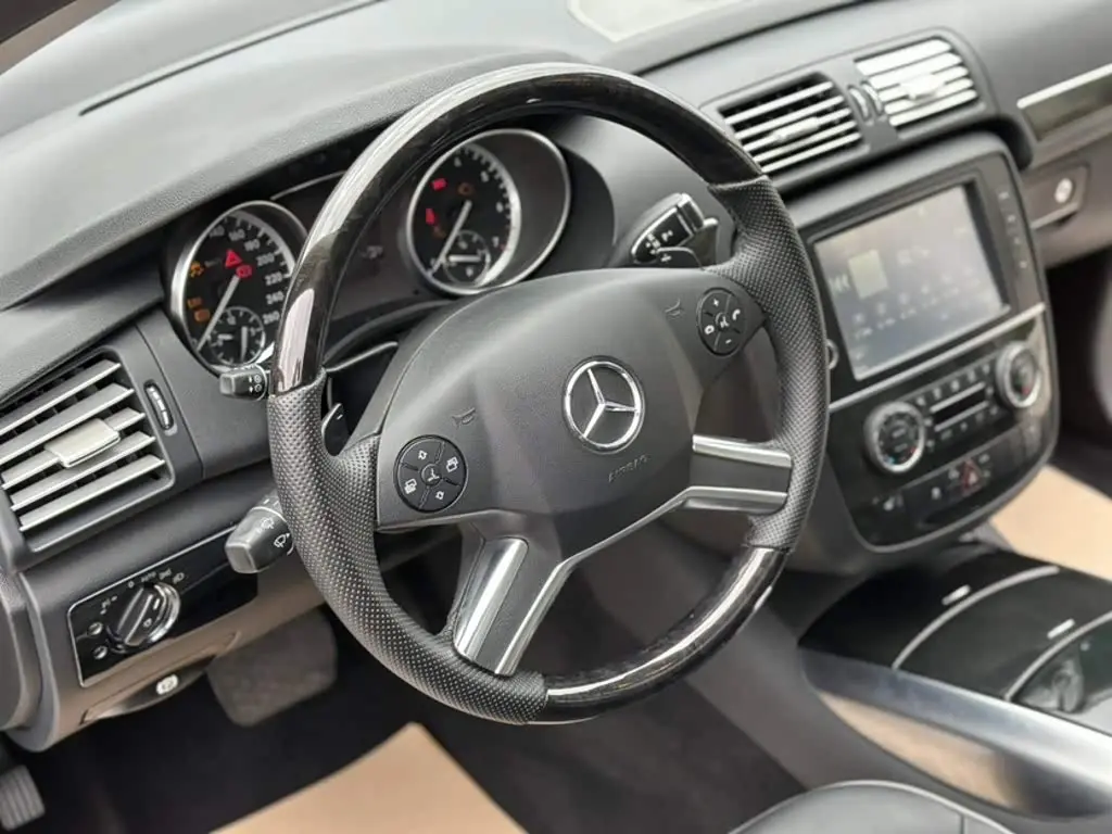 Mercedes-Benz R-Class 2017 — Фото 3/20