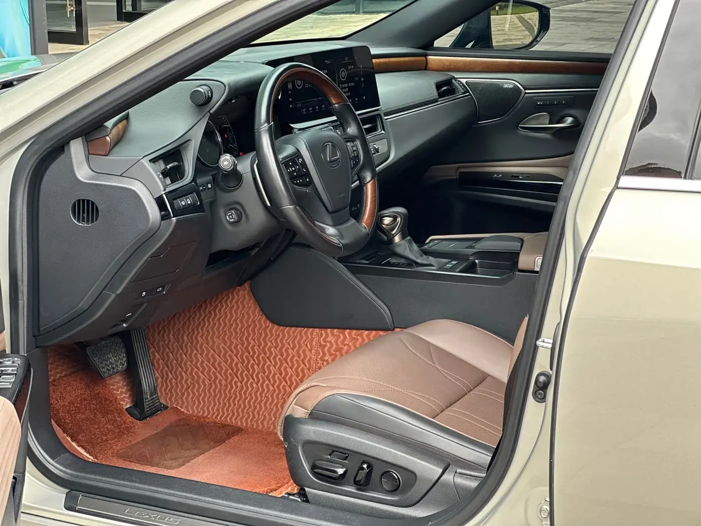Lexus ES 2021 — Фото 11/16
