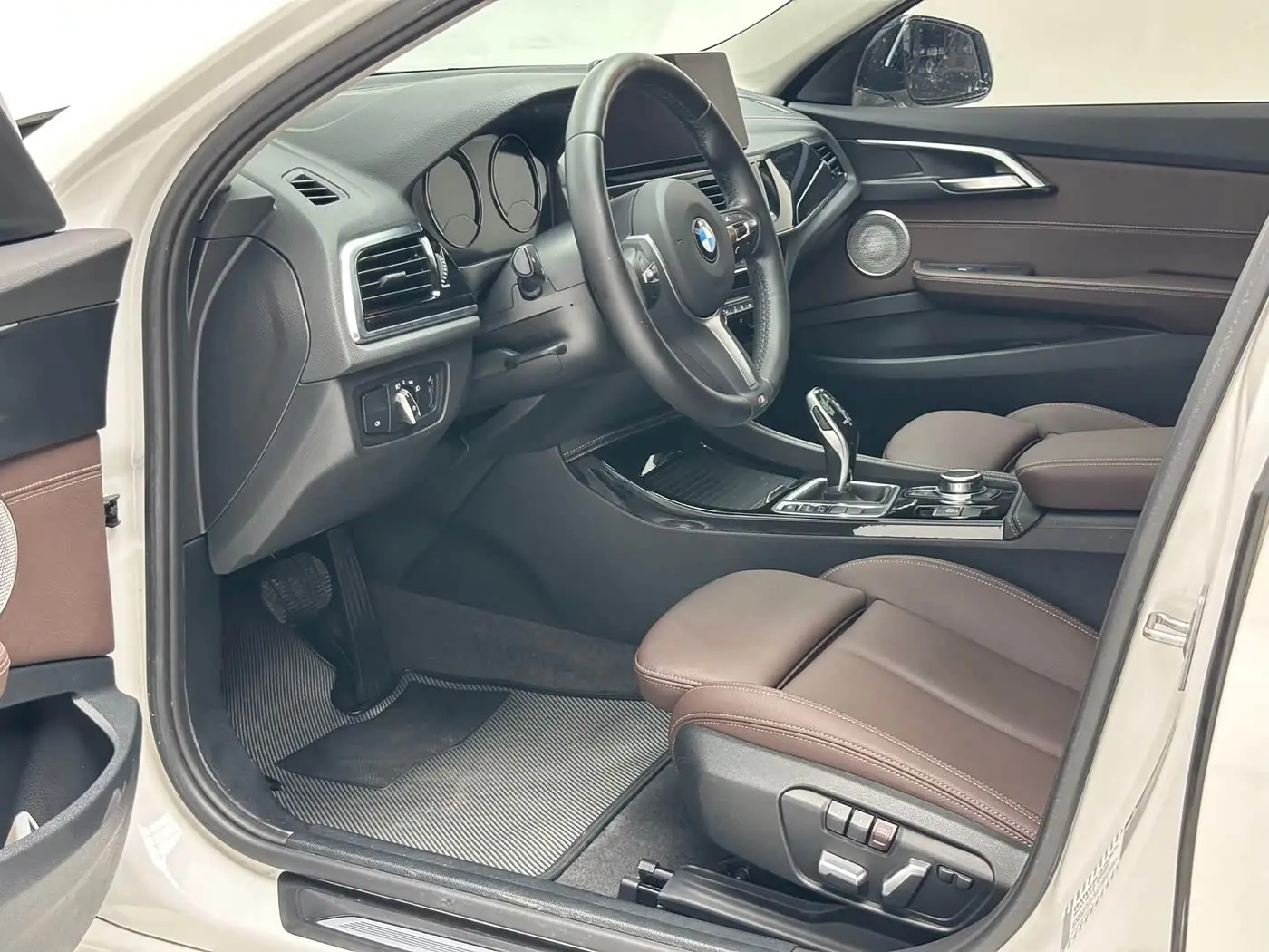 BMW 1 Series 2022 — Photo 8/14
