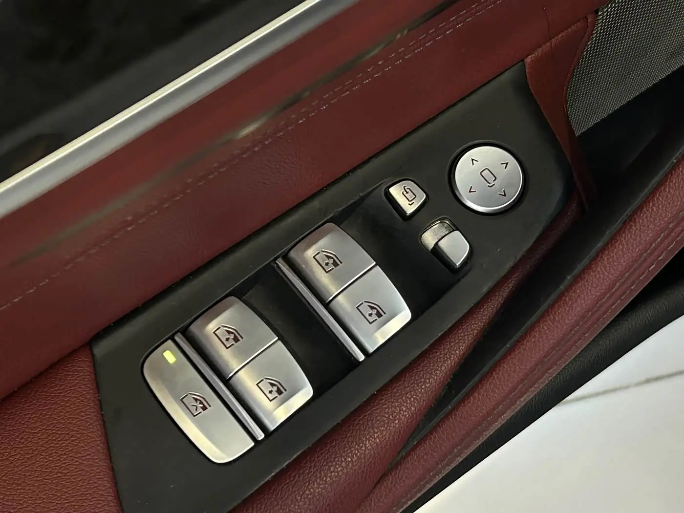 BMW 5 Series 2022 — Photo 10/16