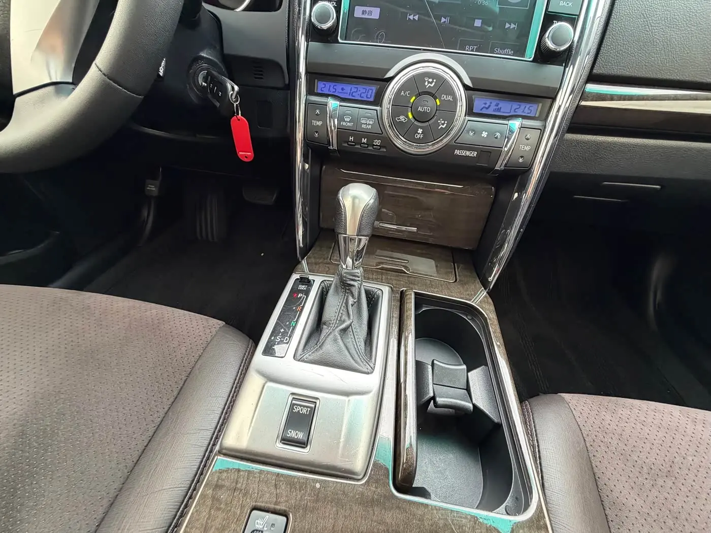 Toyota Reiz 2016 — Photo 18/20