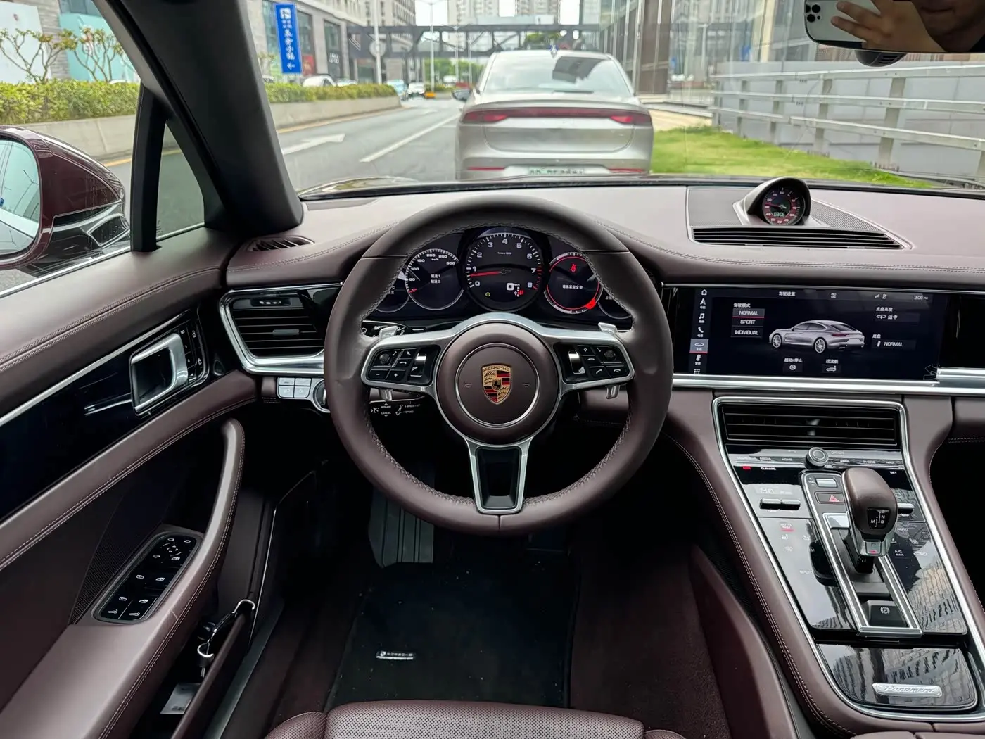 Porsche Panamera 2020 — Фото 16/20