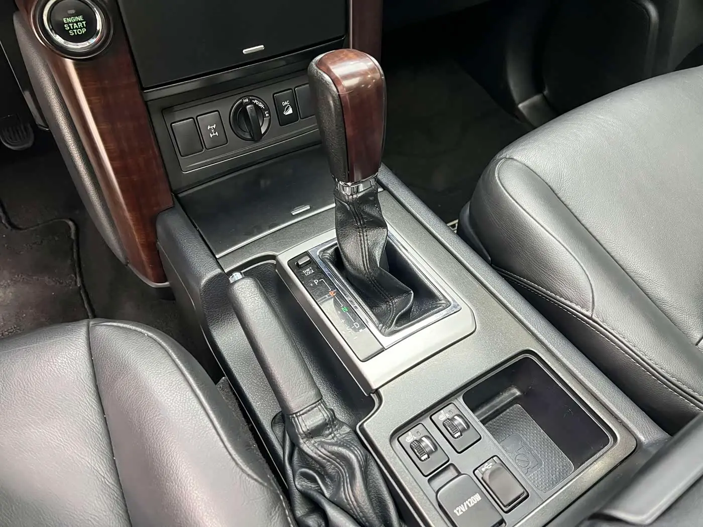 Toyota Prado 2017 — Photo 13/18