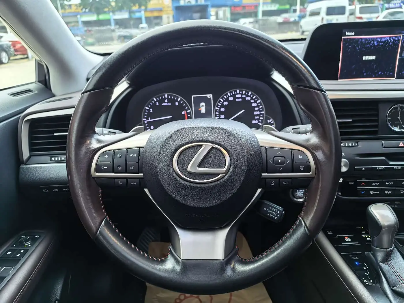 Lexus RX 2020 — Photo 14/19
