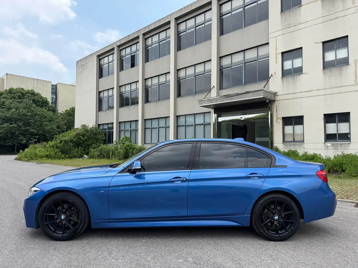 BMW 3 Series 2018 — Фото 7/15