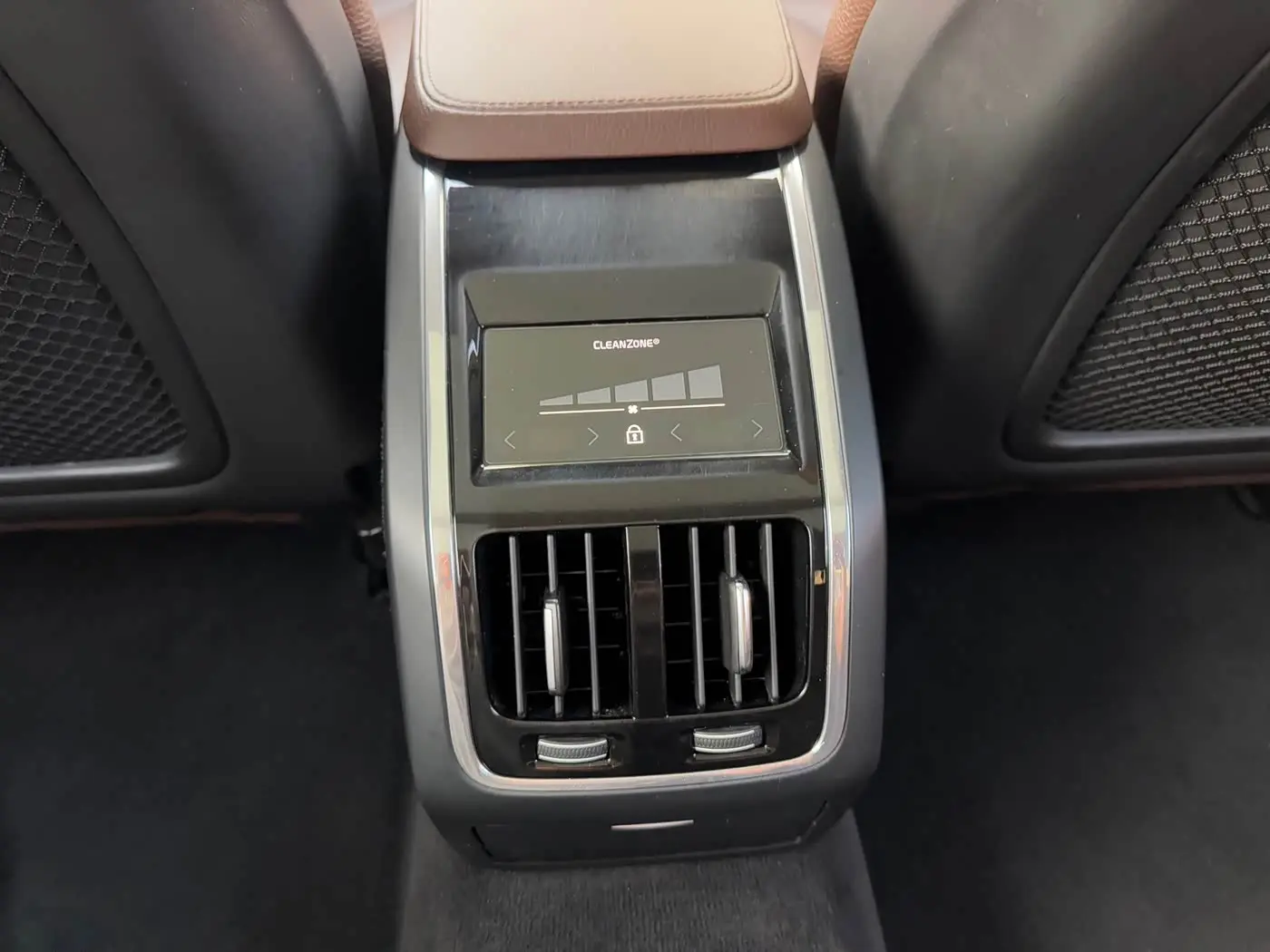 Volvo S90 2018 — Фото 18/20