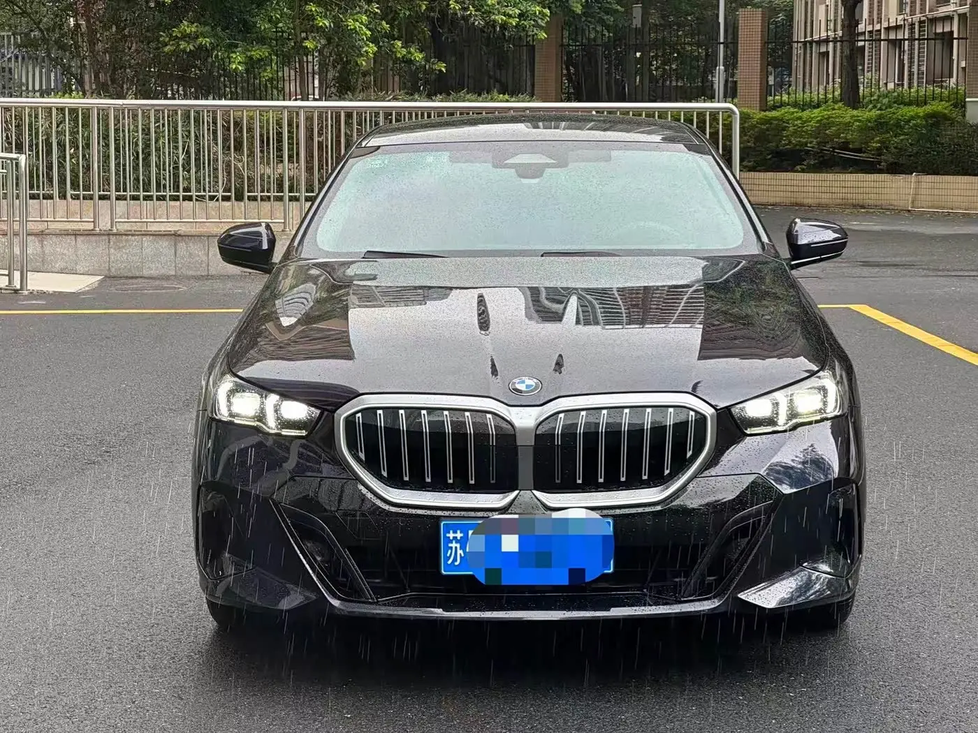 BMW 5 Series 2025 — Фото 1/9
