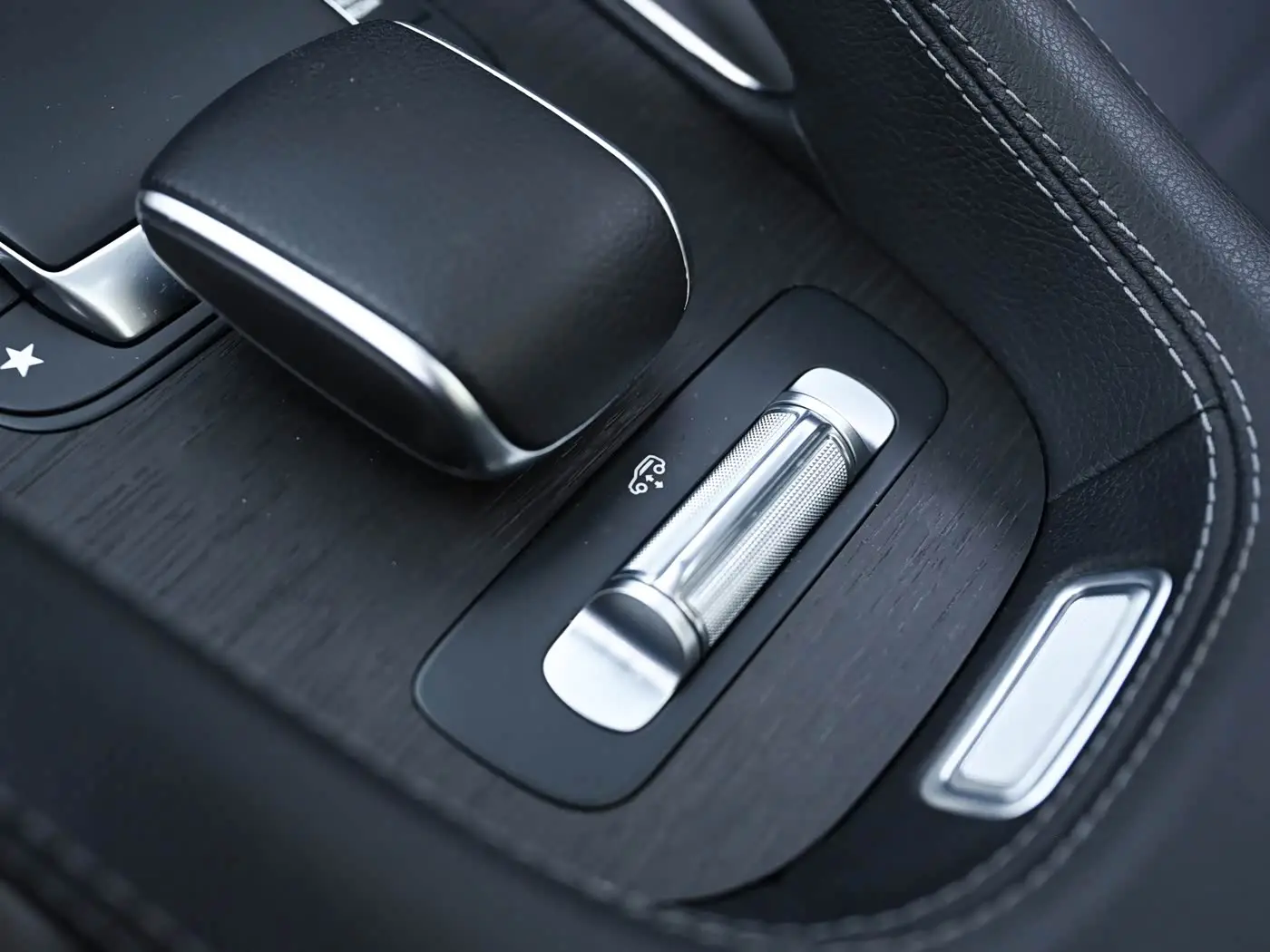 Mercedes-Benz GLS 2021 — Photo 15/20