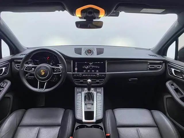 Porsche Macan 2021 — Photo 12/19