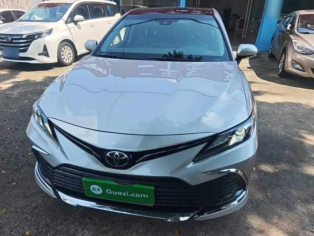 Toyota Camry 2023 — Şəkil 2/19