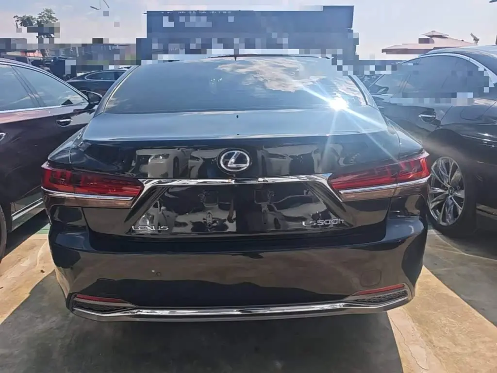 Lexus LS 2020 — Photo 5/19