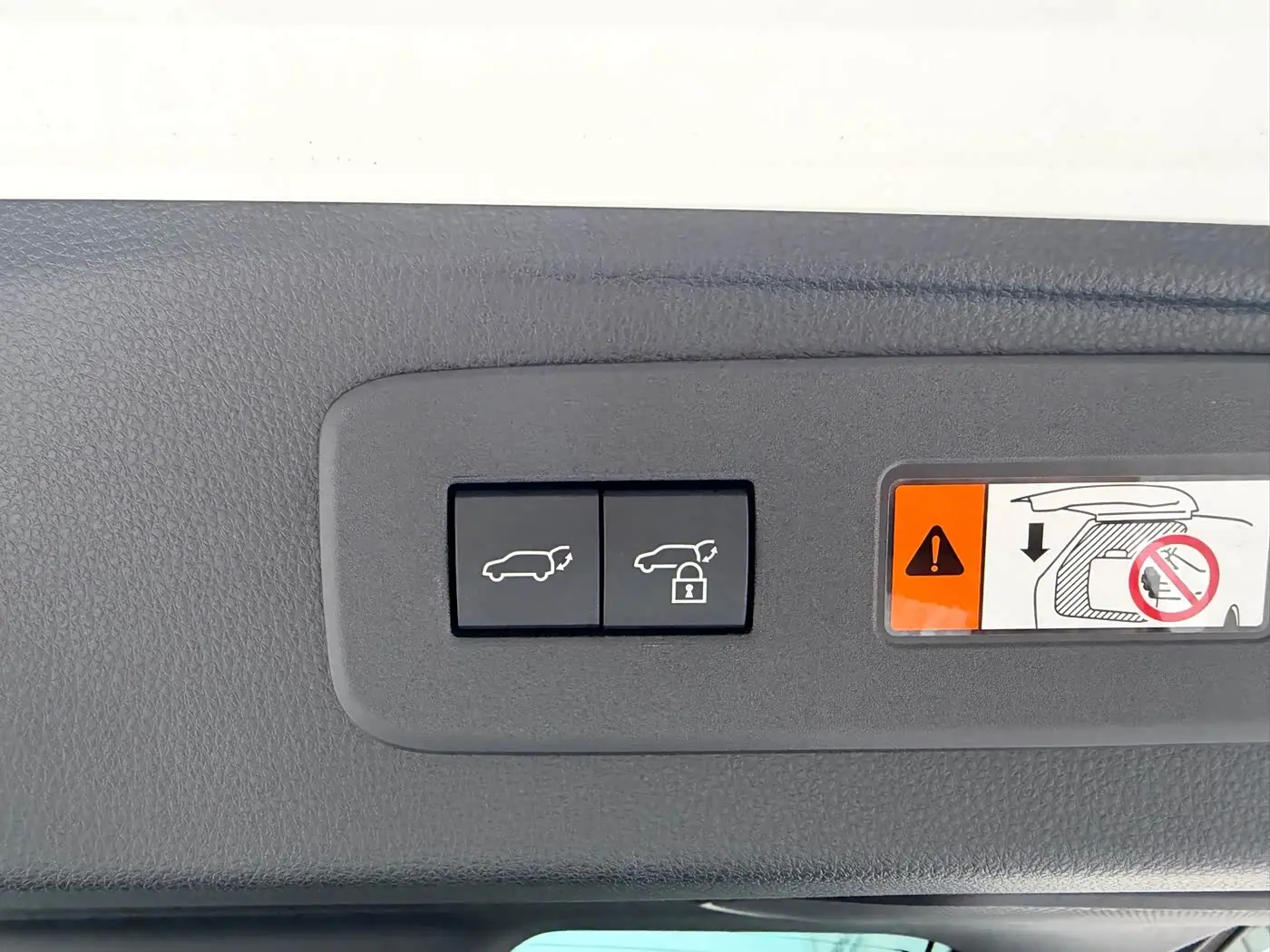 Toyota Prado 2025 — Photo 16/19