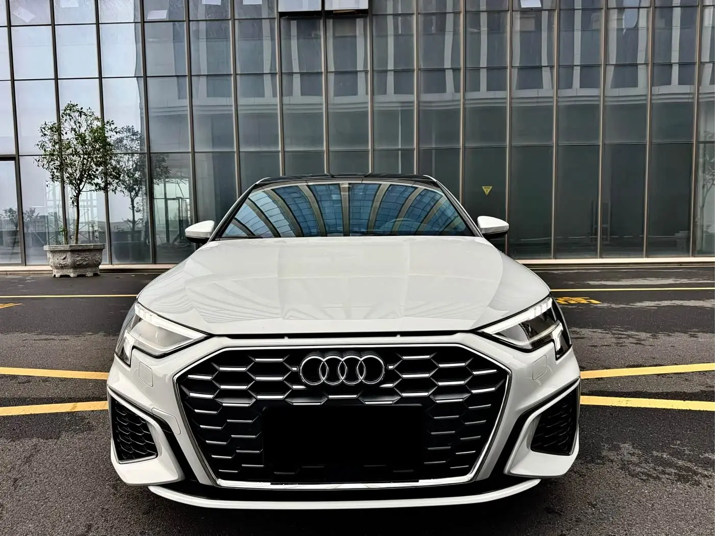 Audi A3 2023 — Photo 2/17