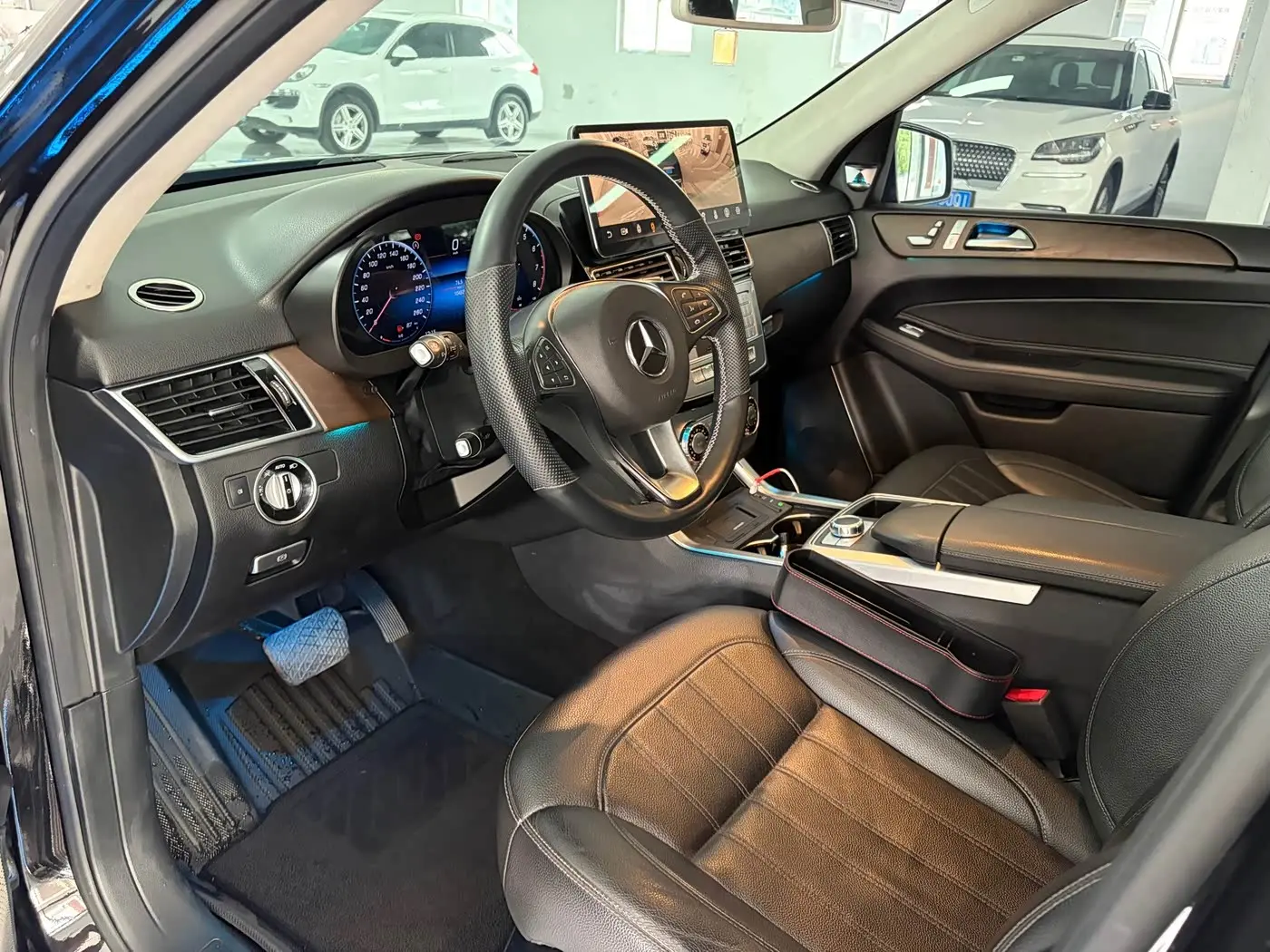 Mercedes-Benz GLE 2016 — Photo 14/14